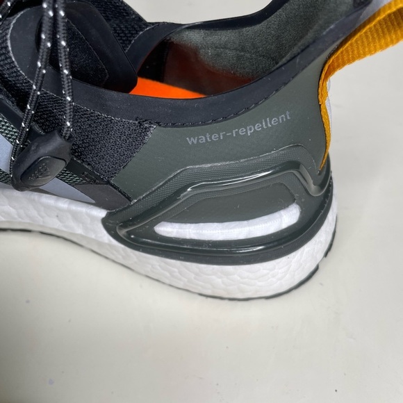 Adidas Men's Ultraboost Cold Ready Running Shoe Black Green Size 9 - Picture 8 of 14